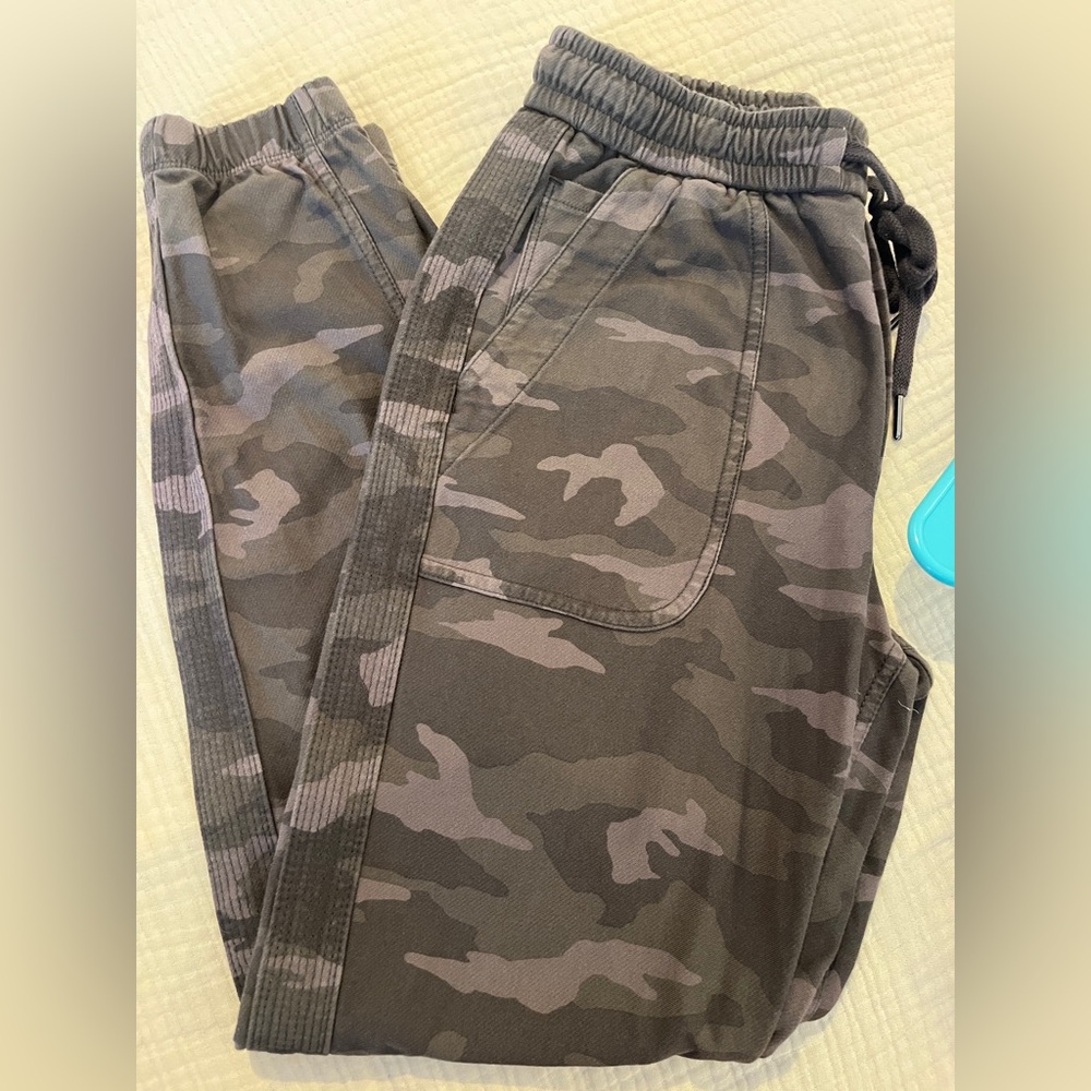 Athleta Farallon Camo Jogger